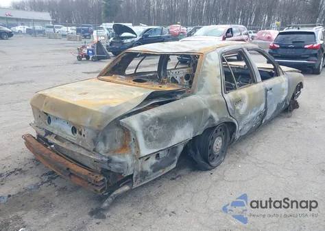 2008 Ford Crown Victoria Police Interceptor z USA, uszkodzony, nr VIN 2FAHP71V28X143780